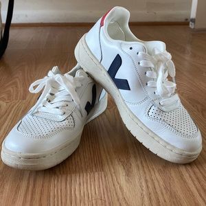 Brand New Veja Sneakers. (Worn once)